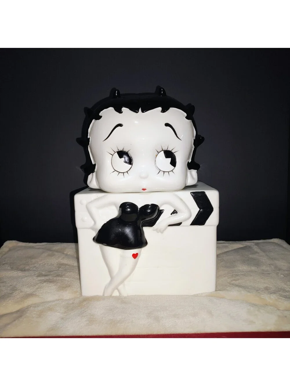 Vintage Betty Boop 12” Ceramic Cookie Jar By Benjamin Medwin INC. NY 1995